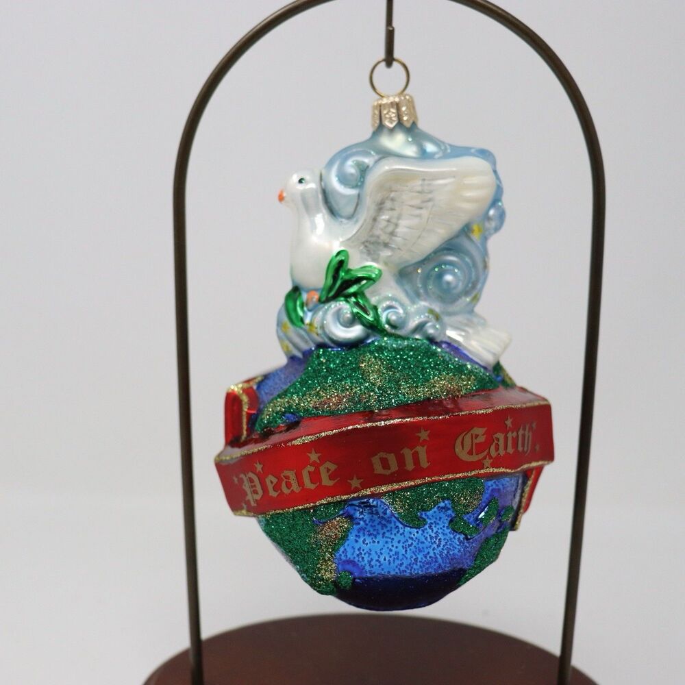Polonaise "PEACE ON EARTH" Ornament AP1462